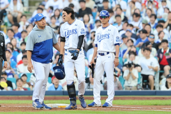 <b>구자욱</b> 부상