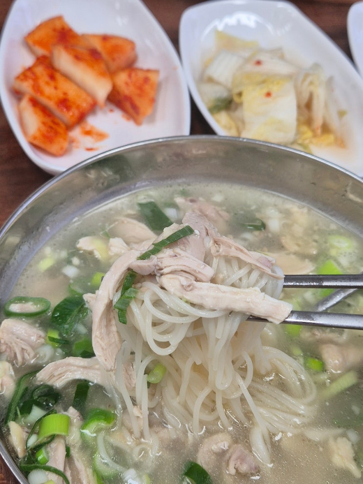  서산 닭개장 맛집 본하루닭개장-시원한 닭곰탕 육수에 반하고 온 곳