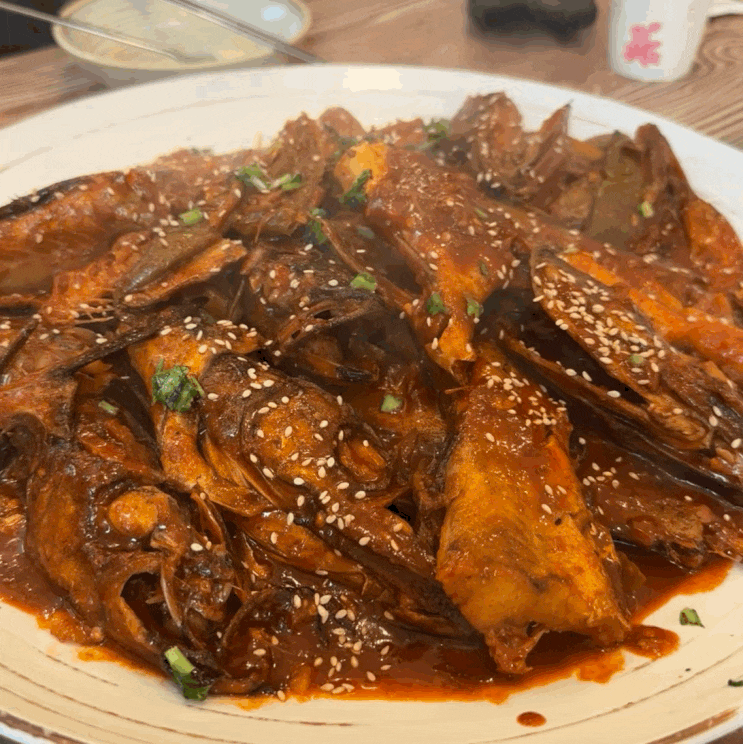  강릉역에서 도보로 이동이 가능한 강릉 메밀능이촌 코다리조림 계란찜 피자 메밀전 셋트 (큰접시) 리뷰.