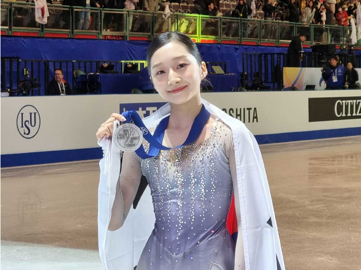 제2의 김연아로 불리는 <b>신지아</b> 주니어 <b>그랑프리</b> 선발전 우승... 