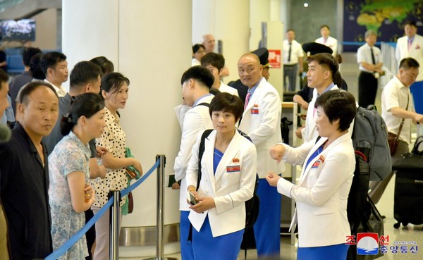 북, 파리올림픽 선수단 출국..7개 종목 16명 출전