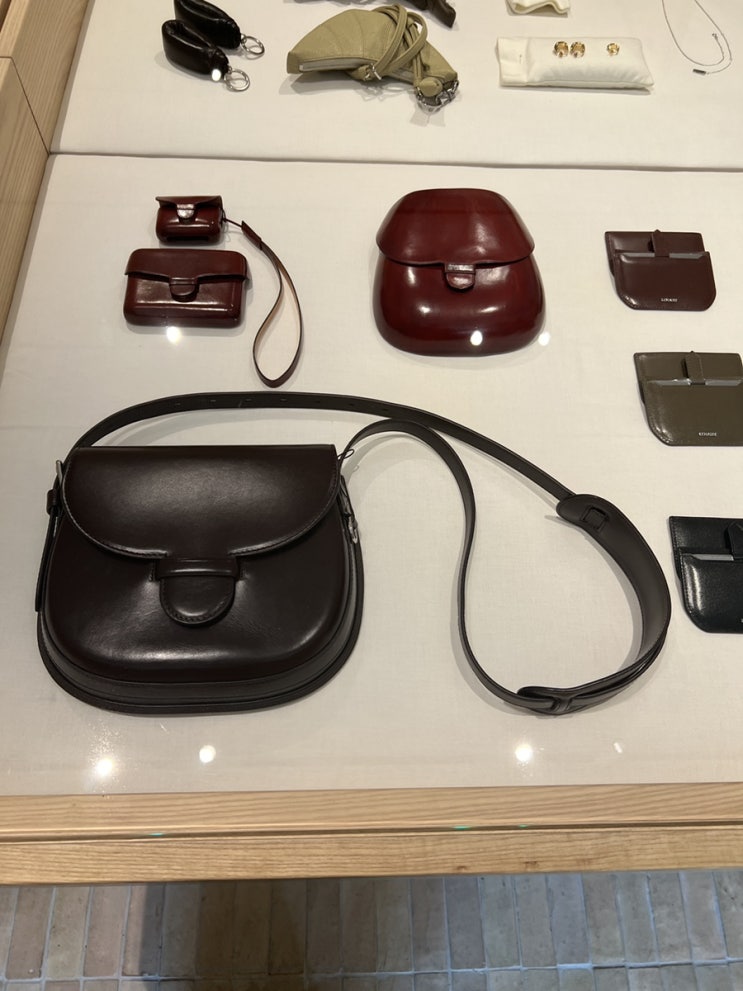  한남동 쇼룸 르메르 신상, 모이아 입어보기 그리고 갑자기 서촌행 LFM 쇼룸가기