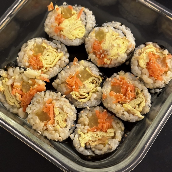  당근이라해서 피하는 당신,      맛없지않아! 당근계란김밥.