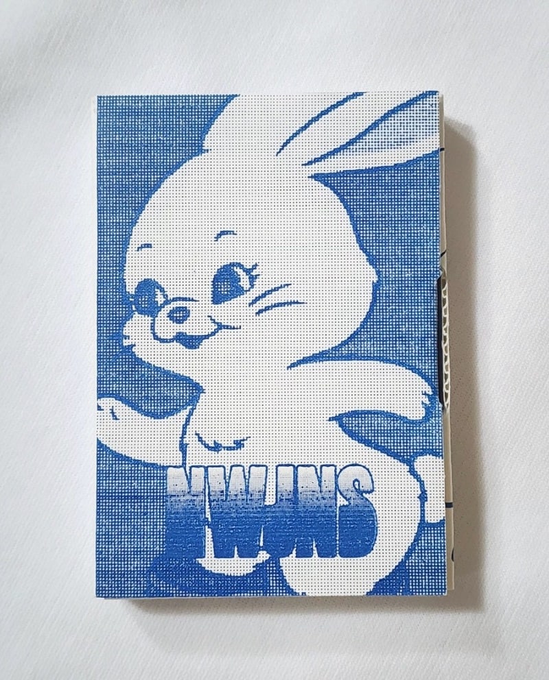 뉴진스 1집 데뷔앨범 :: 위버스 앨범 | 버건디 가방 앨범 리뷰