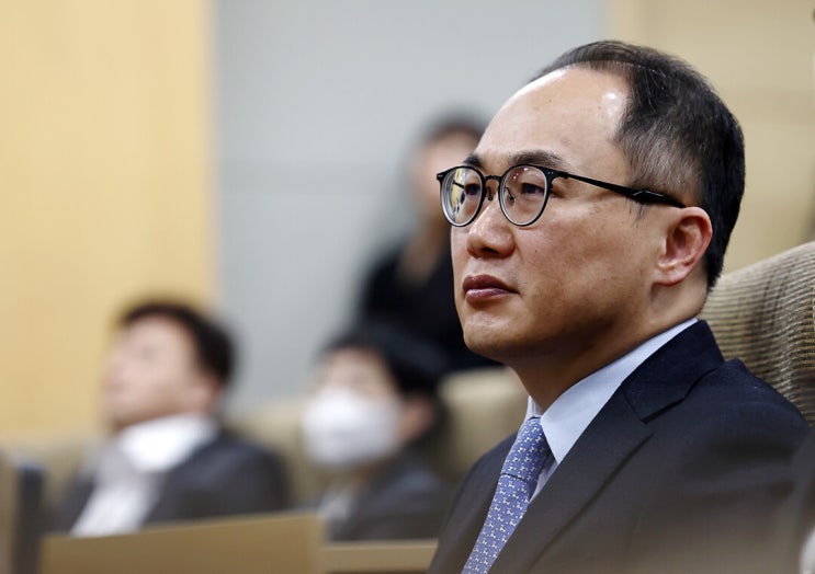 멀티패싱 '<b>이원석</b>' 검찰<b>총장</b> 사주팔자 운세, 신점을 봤다