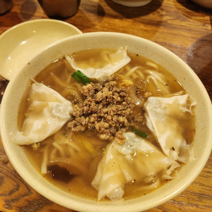  내돈내산 [명동 맛집] 명동교자 - 미쉐린 가이드 맛집