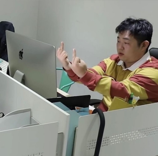  7-3 야근해서 밖은 찜통인데 회사에서 안나갈수있잖아 완전 러키비키