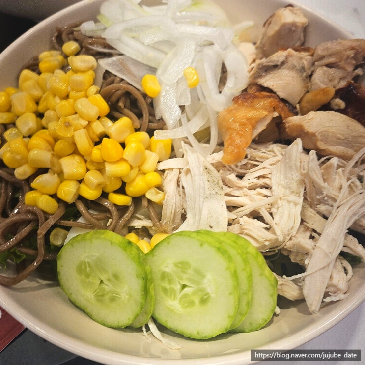  강남역 직장인의 점심 메뉴 추천 샐러디 비빔우삼겹 웜볼 후기 및 샐러디 칼로리