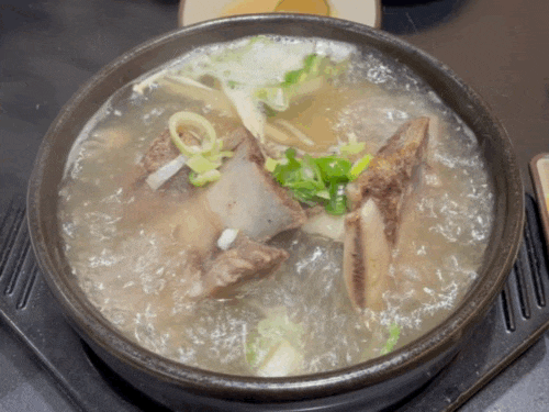  부산대한우 두남식육식당에서 점심특선(왕갈비탕, 한우육회비빔밥) 먹고왔어요