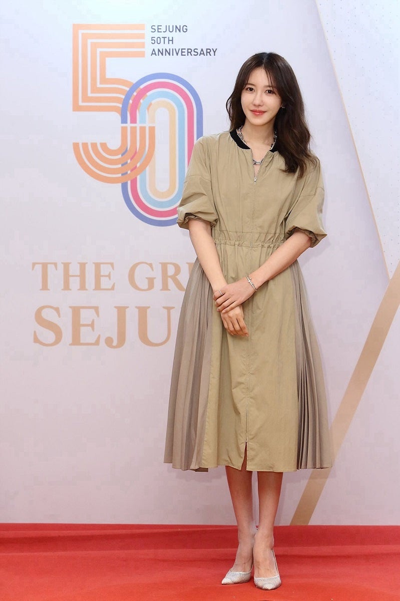 이지아 패션 올리비아로렌 화보 컬렉션 가을 원피스 간절기 자켓