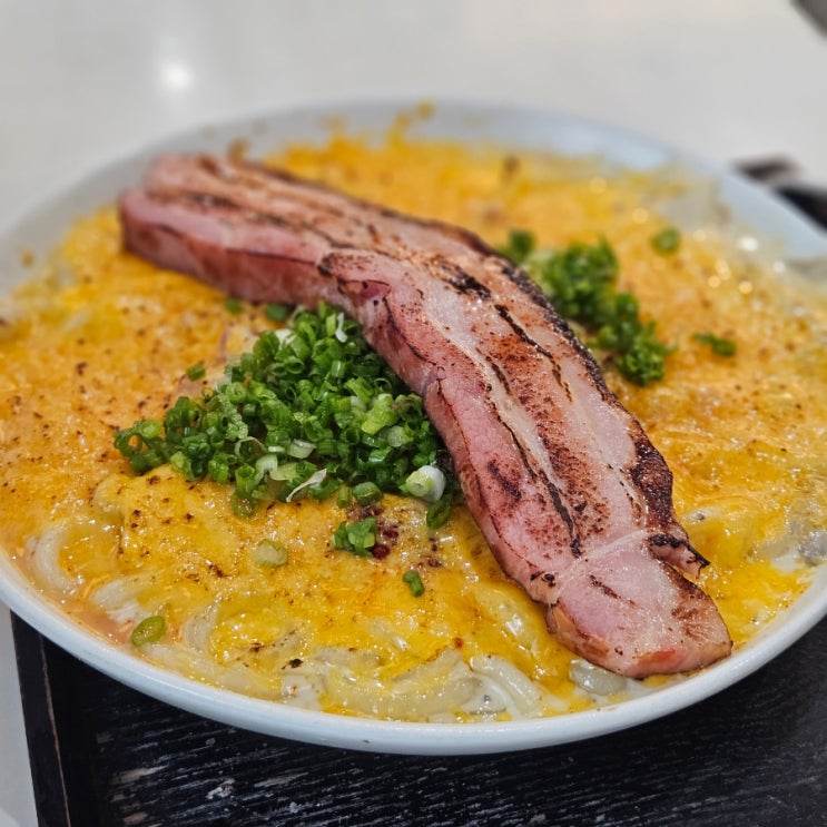  김해 내외동 핫플 맛집 베이컨 크림 우동이 맛있는 요미우돈교자 김해점