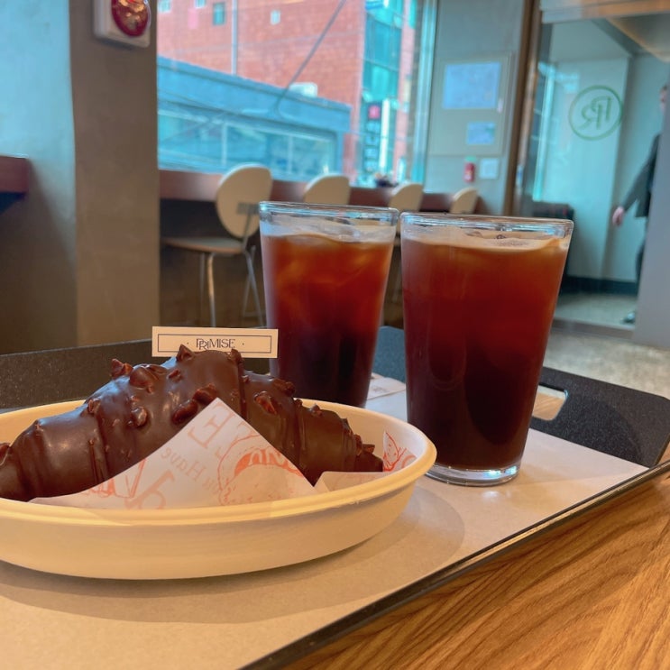  성수 로쉐 크로아상이 맛있는 카페 PRIMISE 프리미스 ( 벌써 세번째 방문)