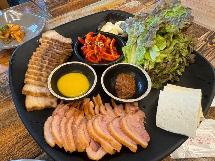  에버랜드 인근에 위치한 건강한 용인 맛집 <오늘손두부>(두부모듬보쌈, 해물순두부, 손만두)