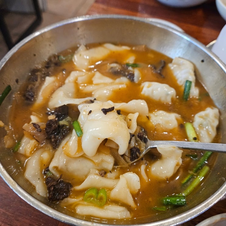  불향나는 칼국수/수제비 들어보셨나요? 강남교자 칼국수 본점