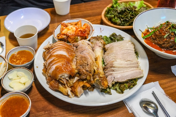  강남 족발맛집 물리지 않고 쫀득한 보쌈세트 팔당족발