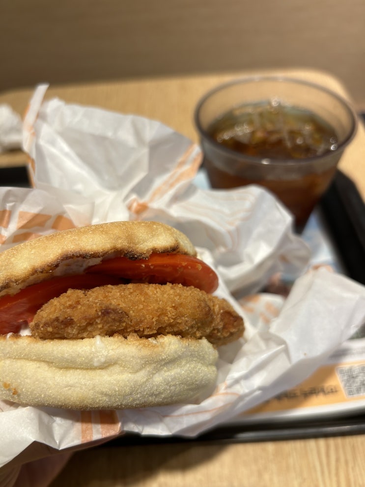  맥도날드 신메뉴 <진주 고추 크림치즈 머핀> 리뷰
