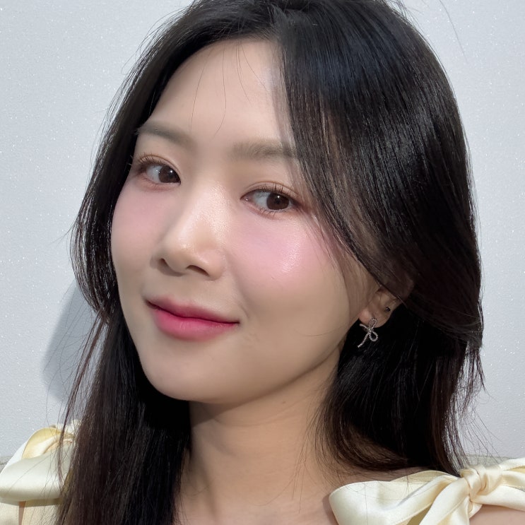  크림블러셔 추천! 홀리카홀리카 틴티드 밀크 크림 블러쉬, 쿨톤 흰끼 치크