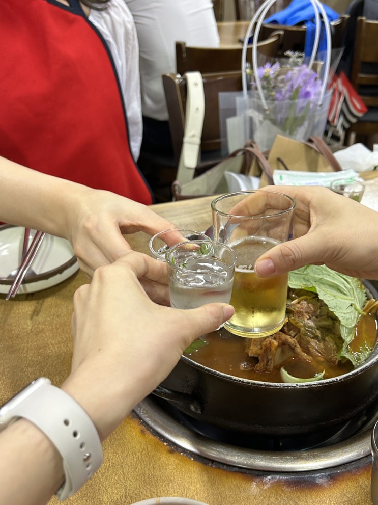  서울역 한식, 외국인이 더 많은 서울역에 있는 <24시 용산원조감자탕>