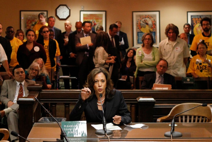 <b>해리스</b>(Kamala Harris)의 나이-개성-정책에 이르기까지... 