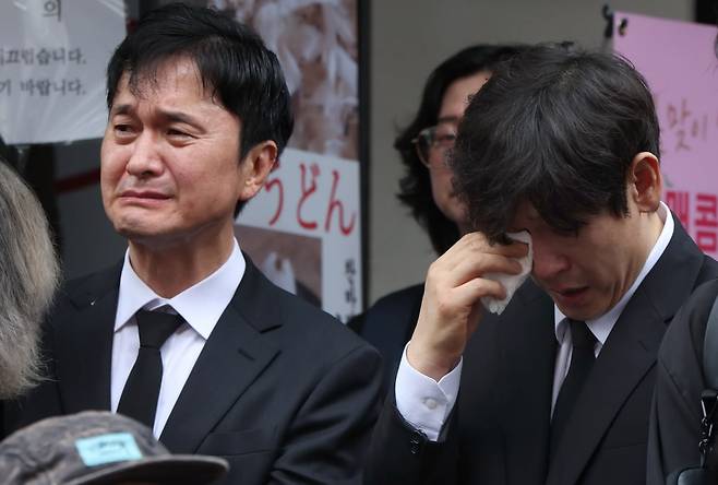 떠났다,고 <b>김민기 유족</b>, "이수만 <b>마음</b>만 받고 5000만 원... 