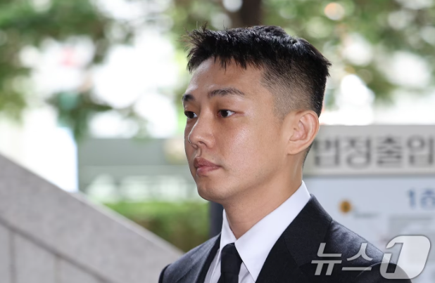 '<b>마약 혐의</b>' <b>유아인</b> 징역 4년 구형…"죄 덮는데 영향력 활용"(종합)