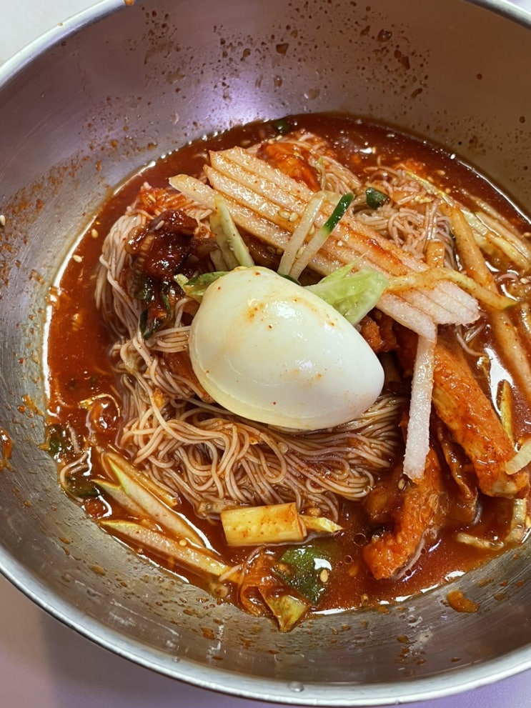  명동 맛집 명동함흥면옥 본점 회냉면, 만두 두 알!