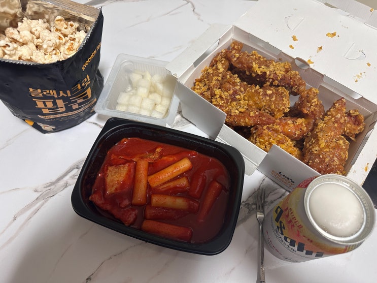  교촌치킨 신메뉴 교촌 옥수수치킨 국물맵떡 세트 후기