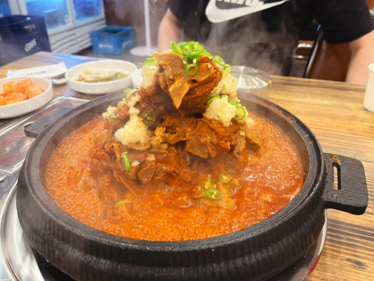  [양재] 모던한 인테리어가 돋보이는 양재 해장국, 감자탕_신서울뼈해장국