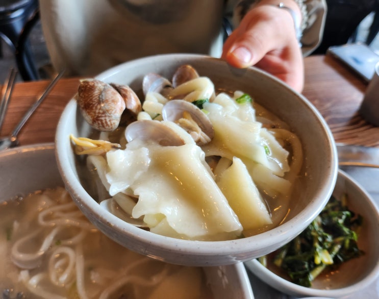  파주 칼국수 맛집 개운한 국물이 끝내줬던 '김가네칼국수' 운정점