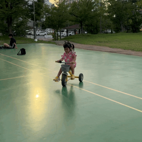  슬기로운 어린이집생활, 귀염둥이 우리 로나