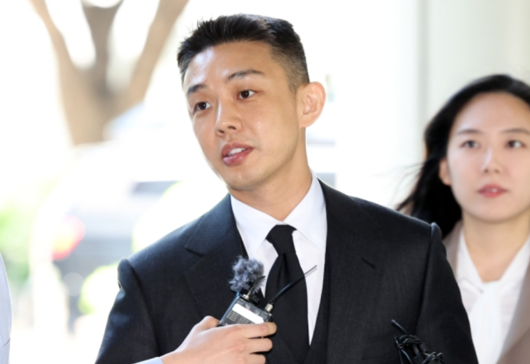 <b>유아인</b>, 마약의 늪에 빠지다... <b>검찰</b> <b>징역</b> 4년 구형에 '연예계... 