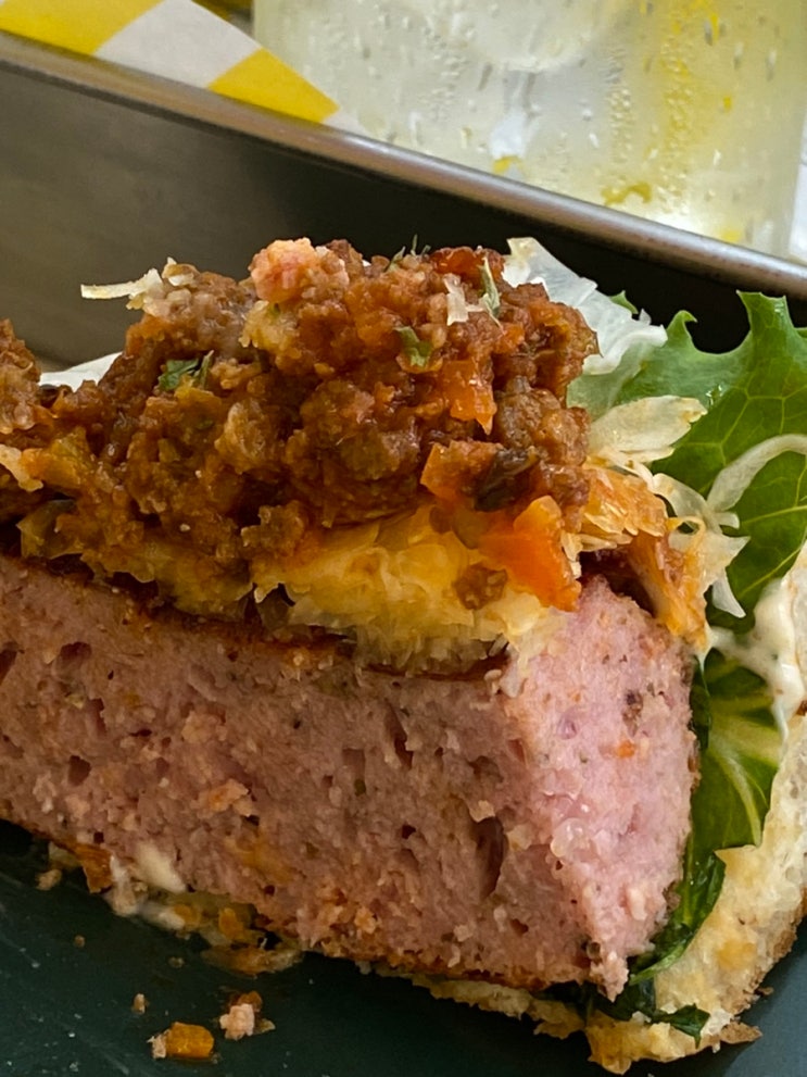  육즙 터지는 수제 소세지가 있는 사당역 핫도그 맛집 더뱅어핫도그