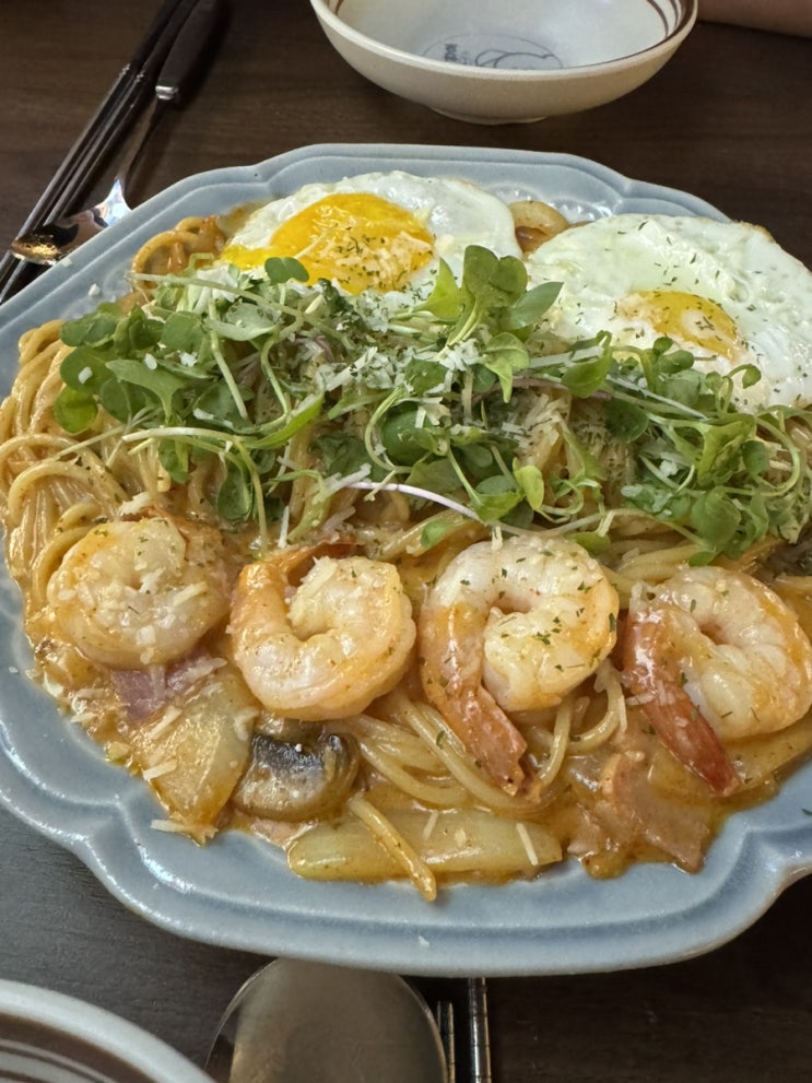  광주 전철우 신상 술집 이자카야, 하이하이 용봉점