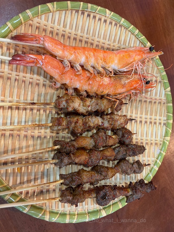  나트랑 시내 꼬치구이 맛집 후기 - 장미구이점 황궁 해산물