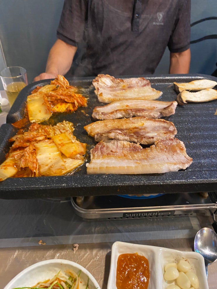  군산 꽃돼지 수송동고기집 6인모임 군산생삼겹살맛집 묵은지돼지고기