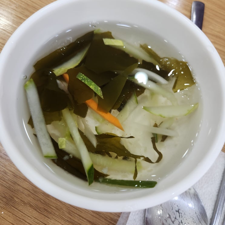  가격이 너무 착해서 부담스러운 전주꼬부리콩나물국밥보쌈집 후기