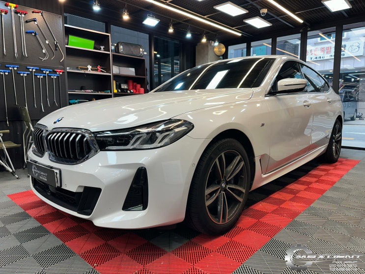  BMW GT 620d 리어펜더 찌그러짐 판금도색 잘하는 곳에서!