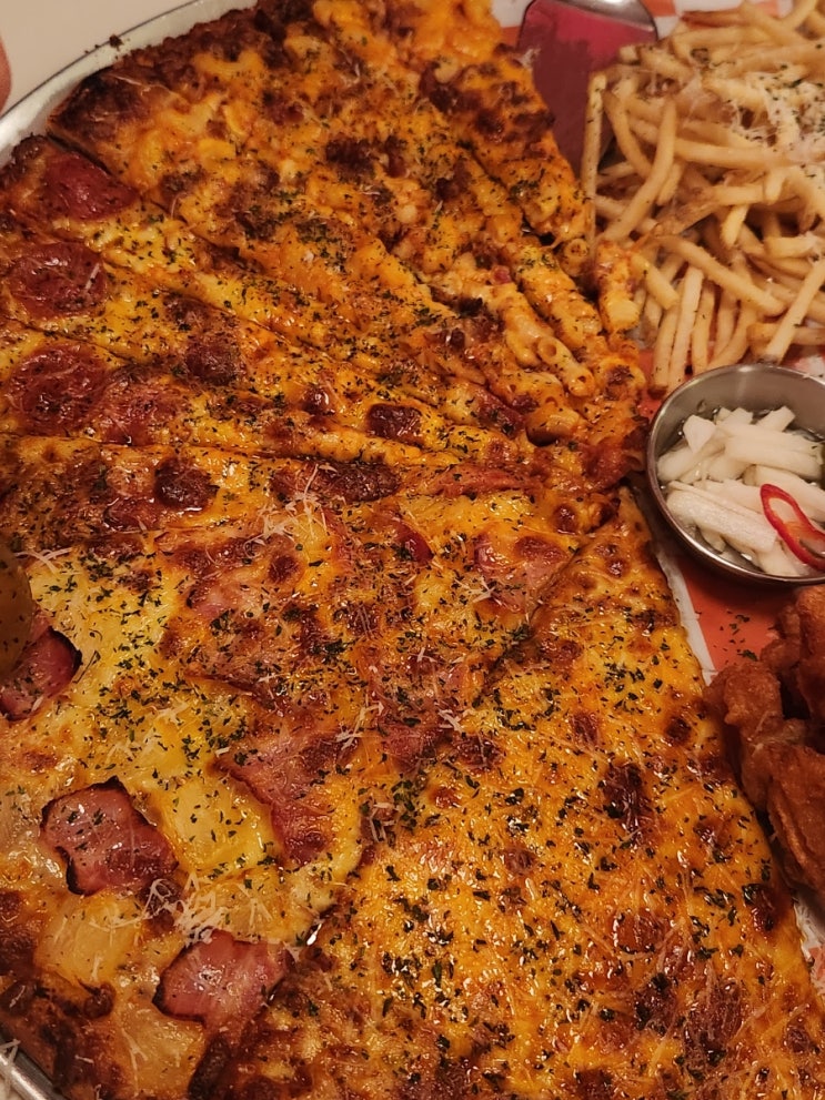  홍대 피자 맛집 레이몬드 홍대점 피맥 후기