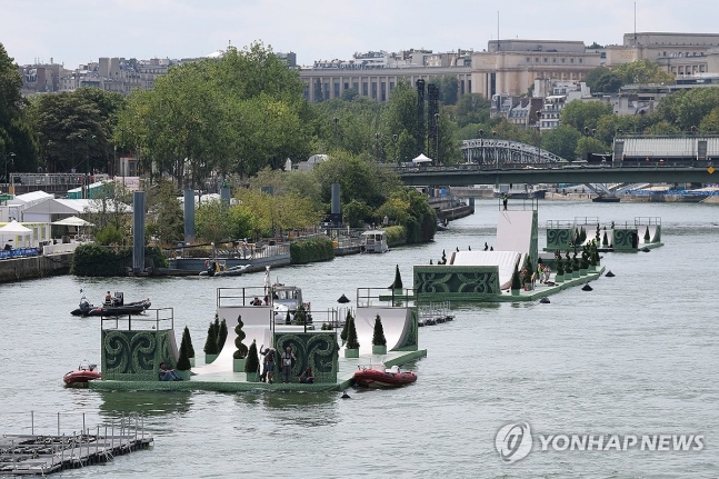 한국 <b>선수단</b>, 센강에서 배 타고 <b>개회식</b> 48번째로 입장 기수... 