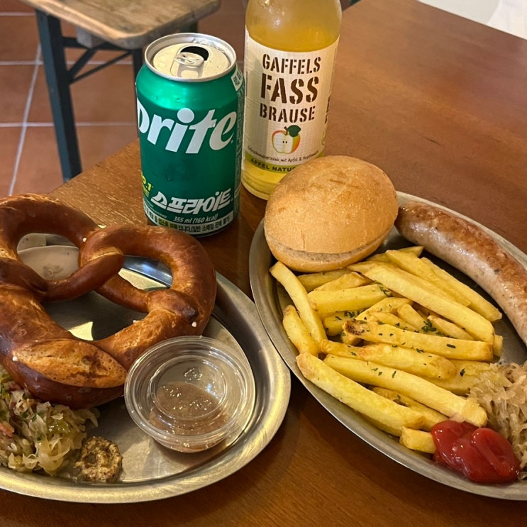  샤로수길 맛집 데이트 추천 베를리너 부어스트