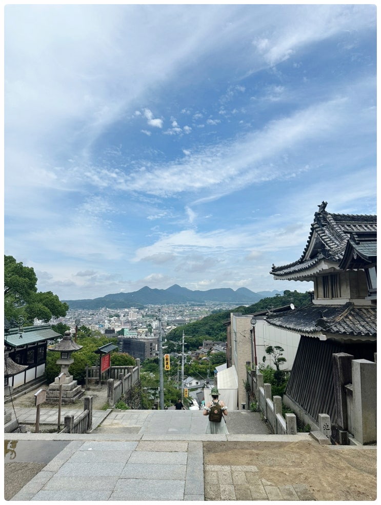  다카마쓰 곤피라상 고토히라궁 올라가는 길에 보이는 먹거리(만쥬, 센베이), 자연풍경, 핸드메이드 제품 그리고 아이스크림 매장