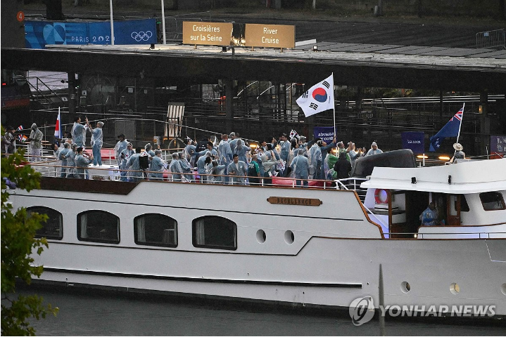 한국을 <b>북한</b>으로 소개 <b>북한</b>만 두 번 입장한 황당 <b>개회식</b>