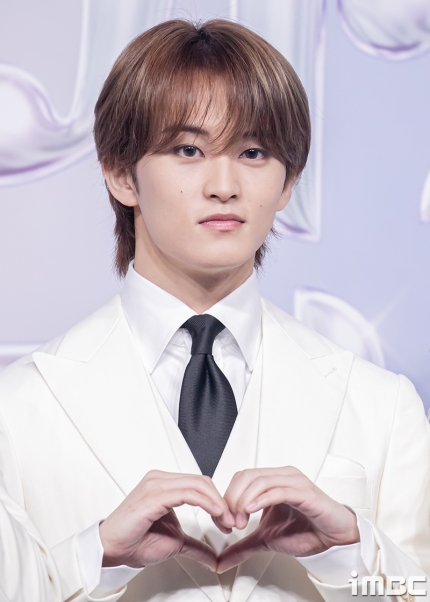 2024 <b>SBS 가요대전 서머</b>  블루카펫 NCT127  마크