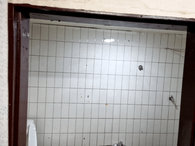  문틀넓히기 문틀제거 문틀철거 문몰딩철거