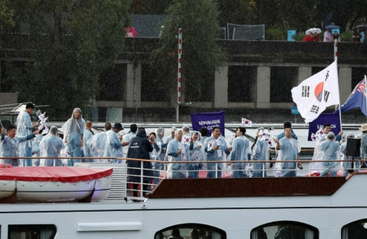 '우리가 북한?'…<b>장미란</b> 차관, 바흐 IOC <b>위원장</b>에 면담 요청