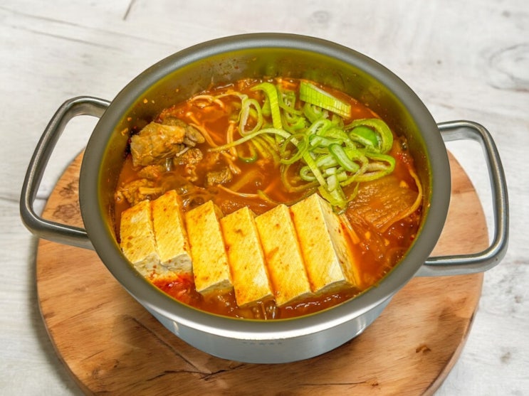  돼지고기 김치찌개 황금레시피: 맛집 부럽지 않은 비법 공개