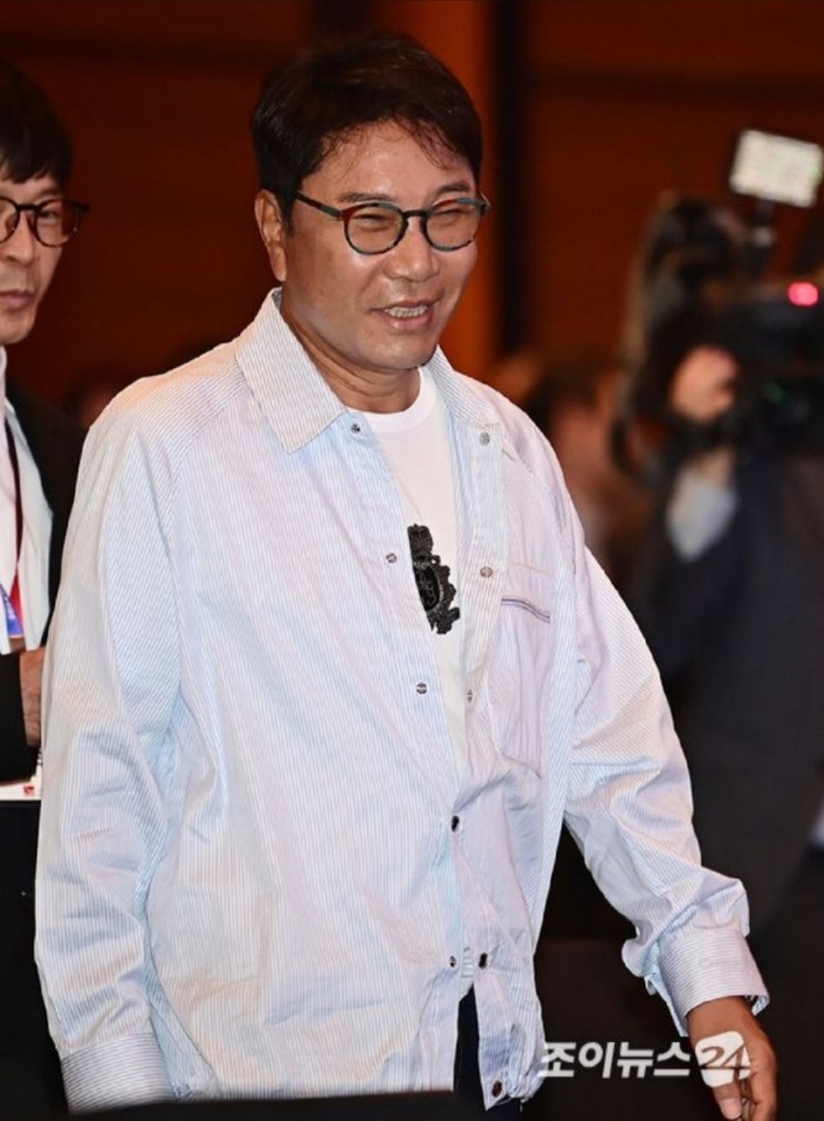 <연예가핫이슈> 이수만, 故김민기 장례 식사비 5천만원 전달...유족들 "마음만" 정중 사양 <연예가핫이슈> 이수만, 故김민기 장례 식사비 5천만원 전달...유족들 "마음만" 정중 사양