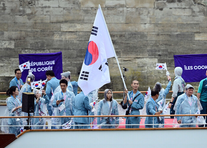 한국을 ‘<b>북한</b>’으로 소개…파리올림픽 <b>개회식</b> ‘황당 사고’