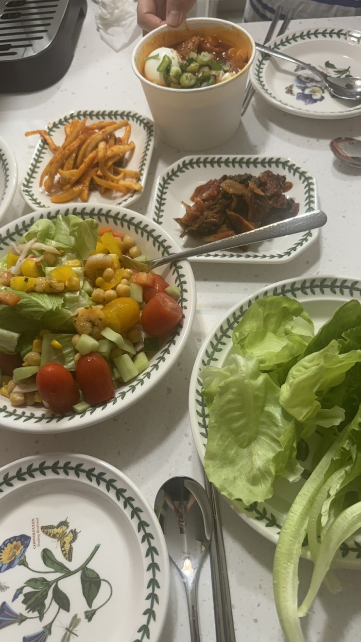  2024.07.27 저녁 코스트코 떢볶이 소고기 토시살 포케 샐러드