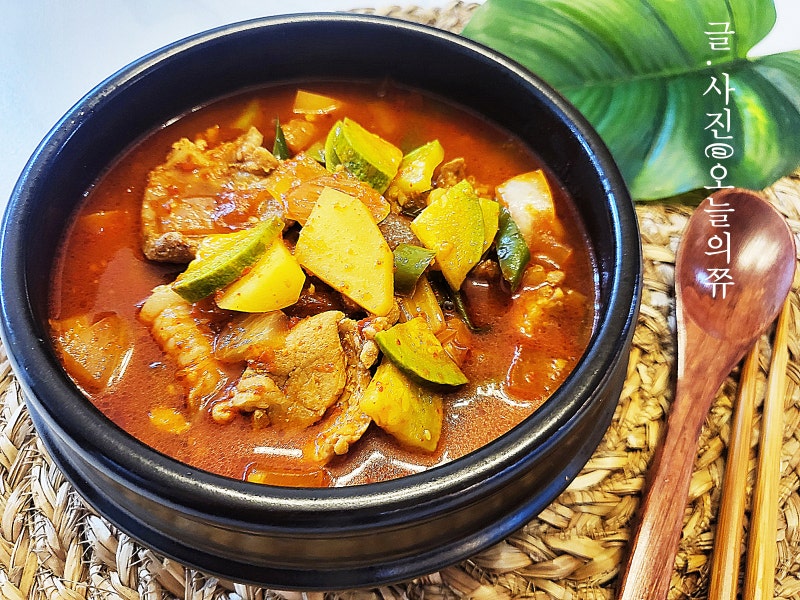 돼지고기 고추장찌개 레시피 짜글이 류수영 애호박 감자 고추장찌개만드는법